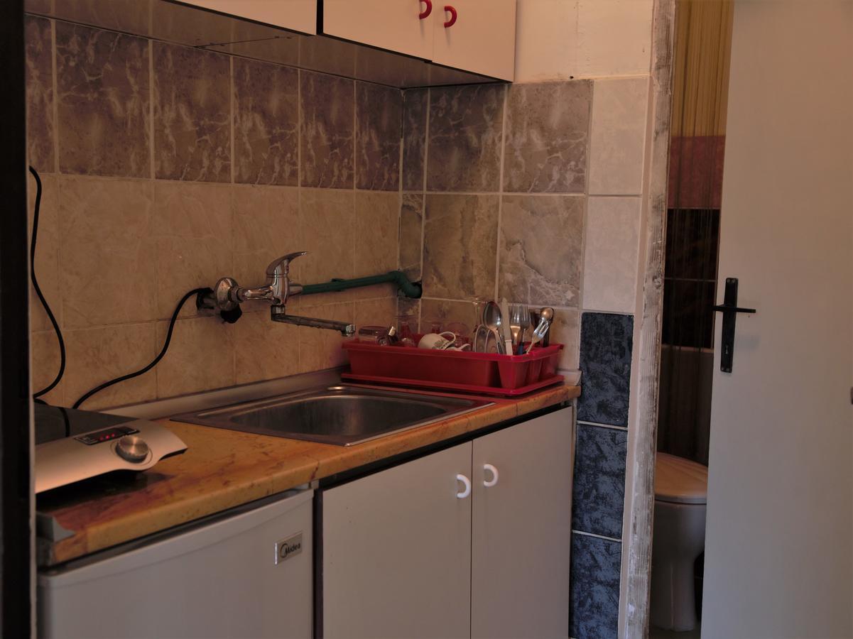 Hostel Belgrade Shungit Dragana Jeftića br 10 Exteriör bild