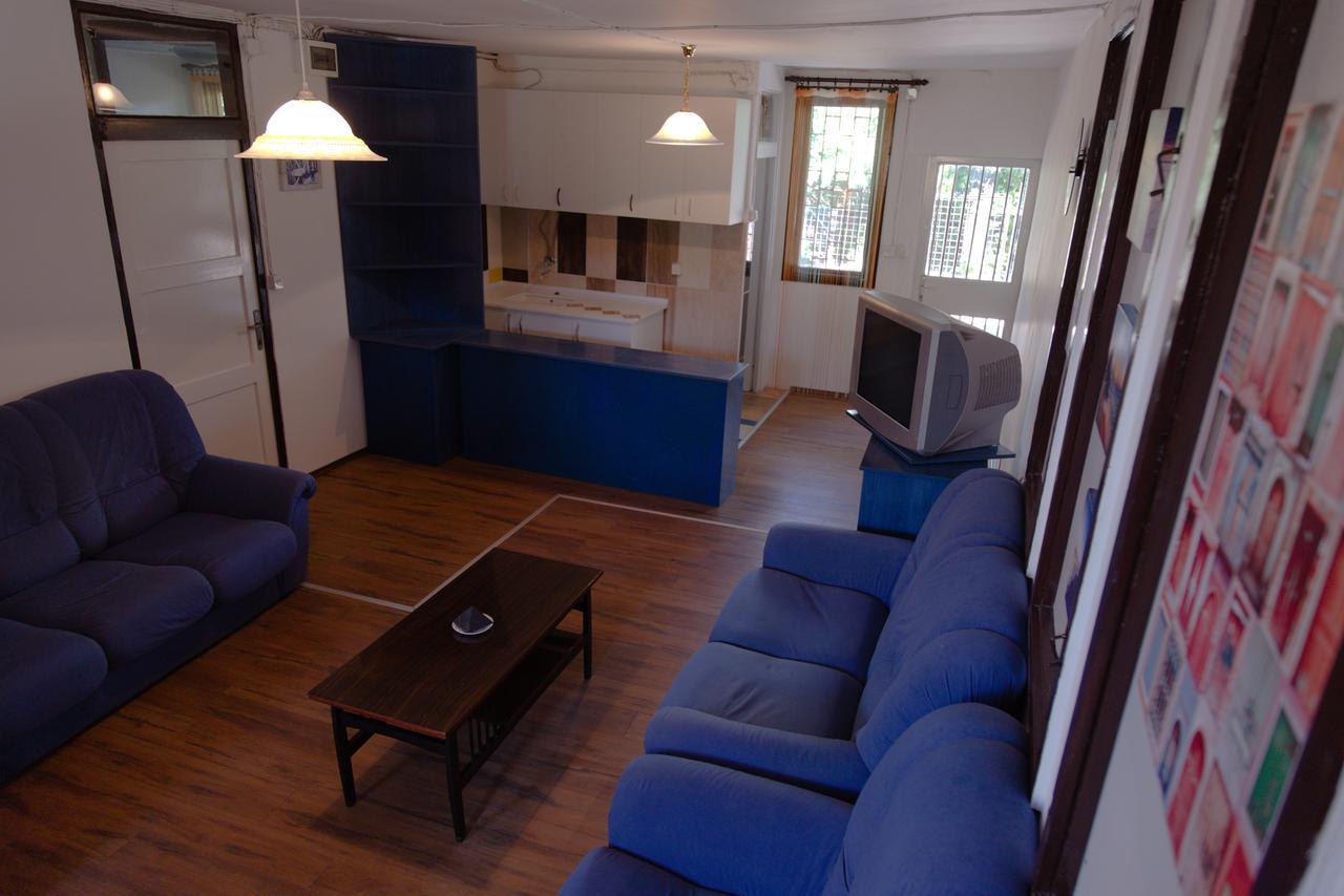 Hostel Belgrade Shungit Dragana Jeftića br 10 Exteriör bild